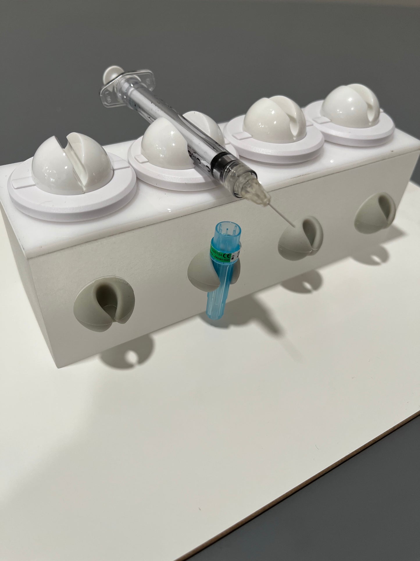 BRIVO 4-Syringe Holder