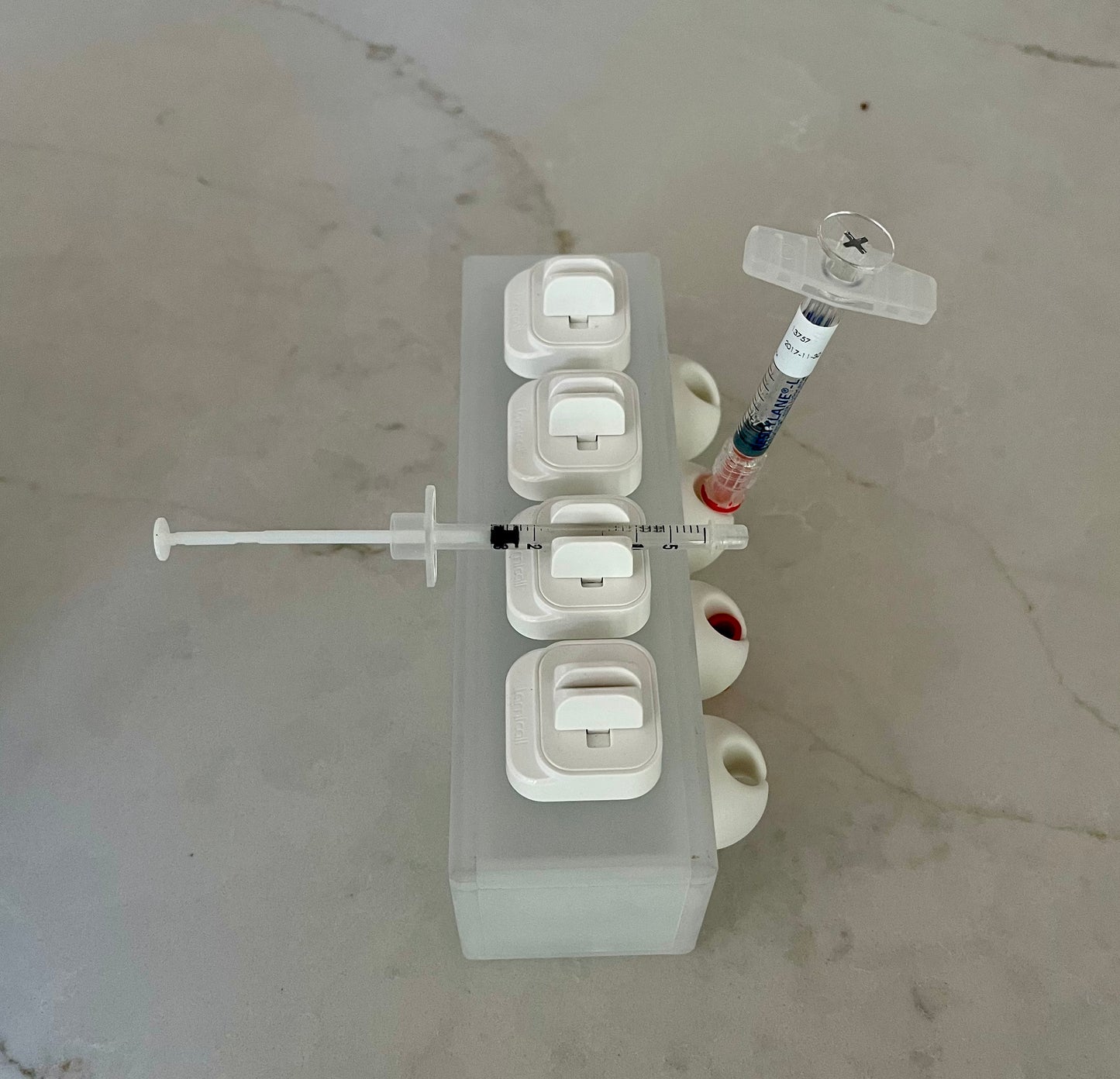 BRIVO 4-Syringe Holder