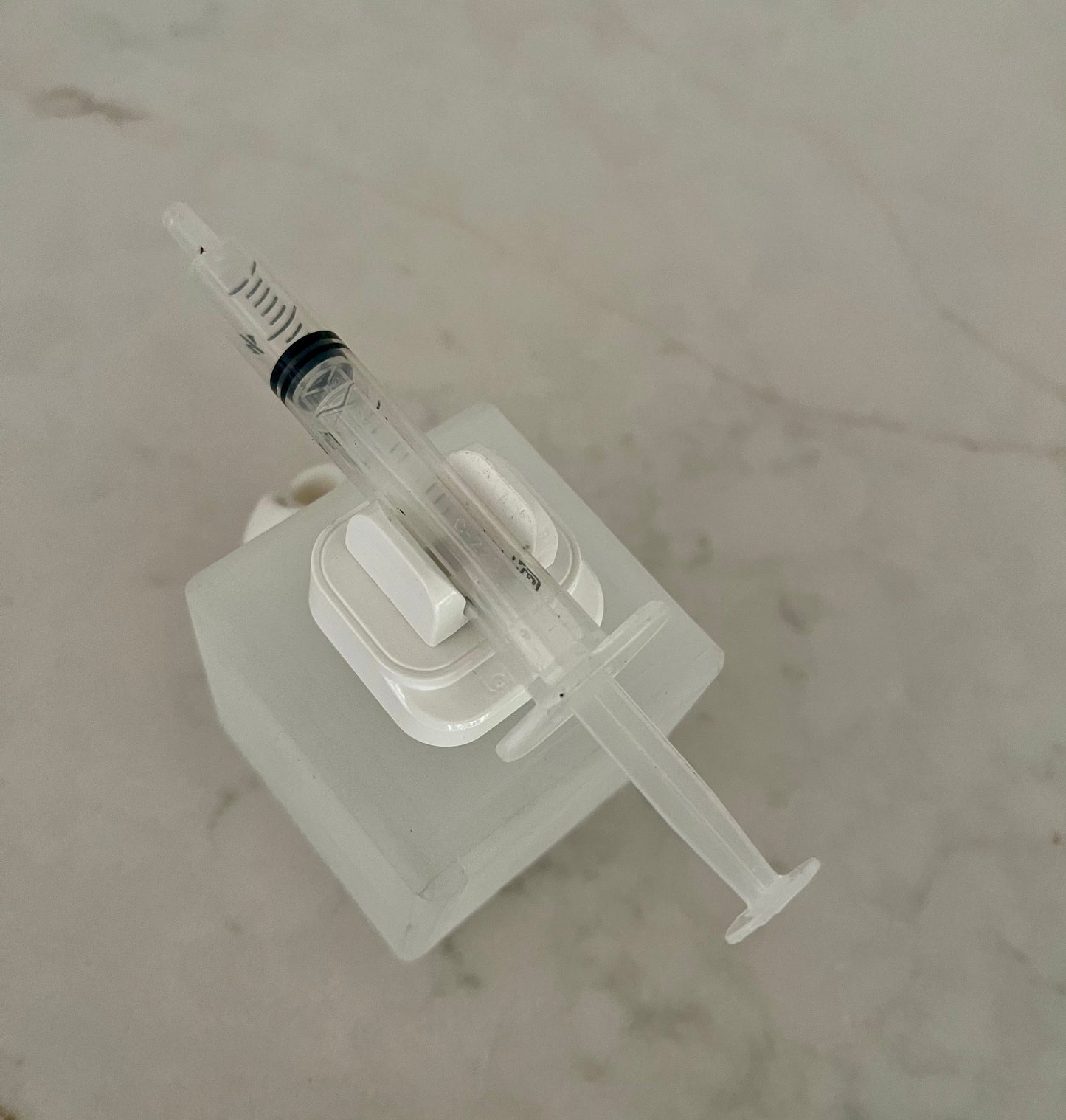 BRIVO Single-Syringe Holder