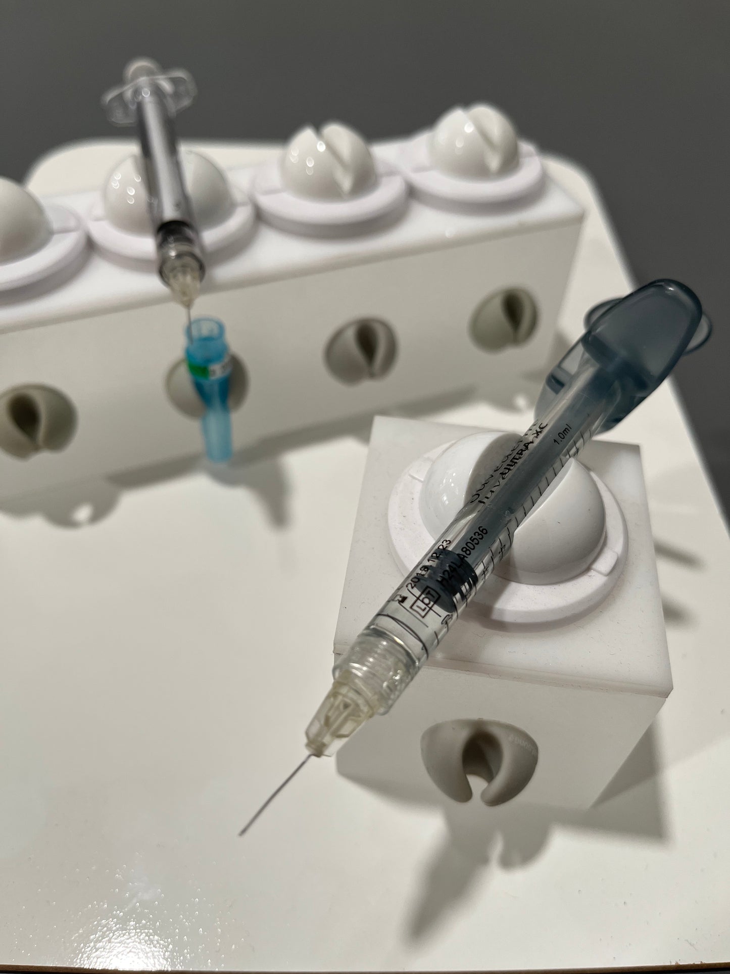 BRIVO 4-Syringe Holder
